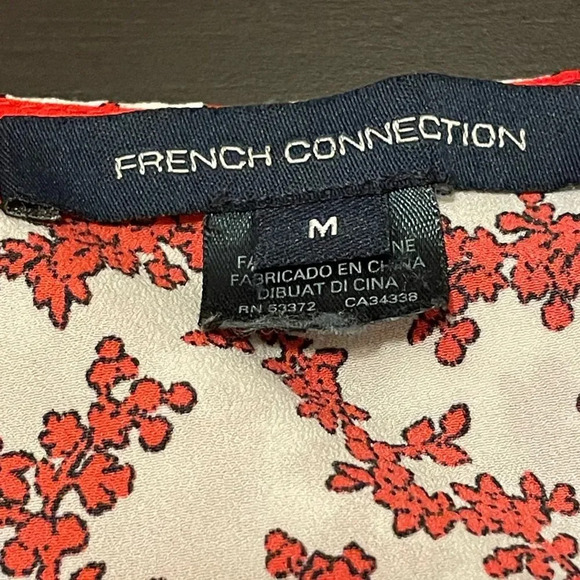 FRENCH CONNECTION Pleated Sleeve Blouse in Red Keelan‎ - Picture 4 of 5